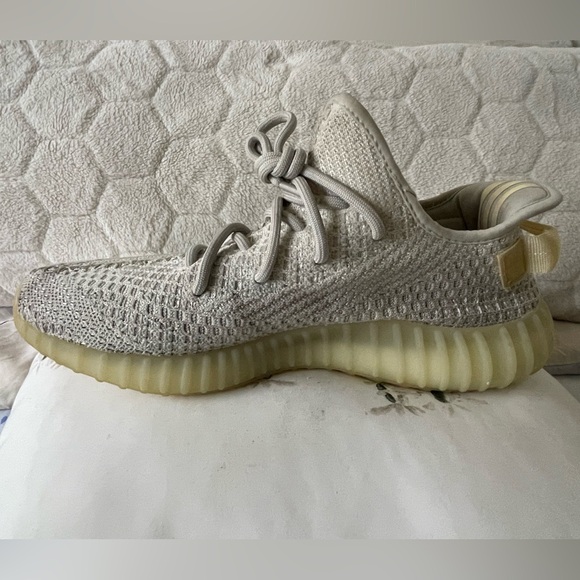 Adidas Yeezy 350 Boost V2 Light - Picture 2 of 9